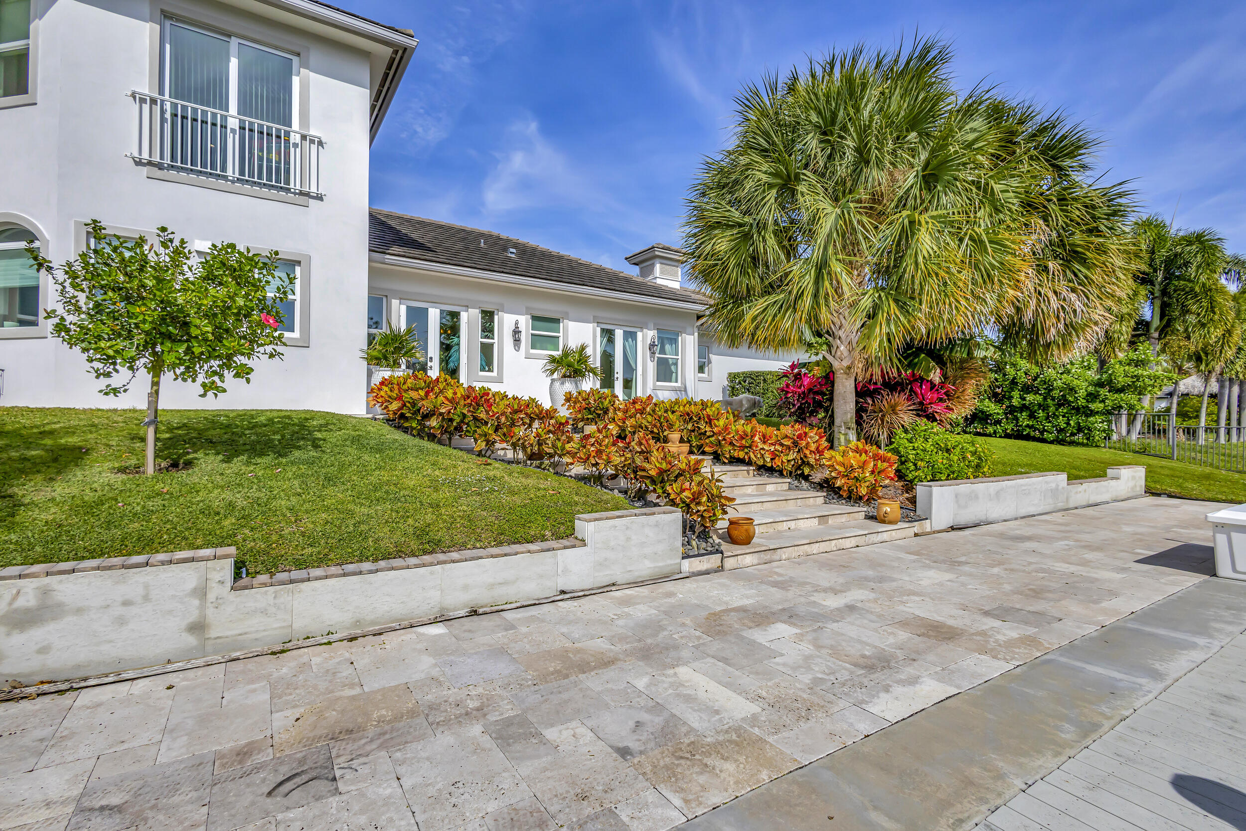 JUNO ISLES PLAT NO 1 LOT 13 BLOCK 1 REPL - Residential