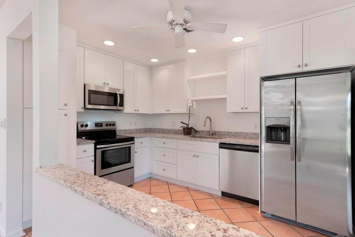 MIRROR LAKES 1 - Residential Lease