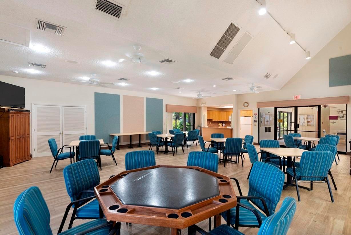 MIRROR LAKES 1 - Residential Lease