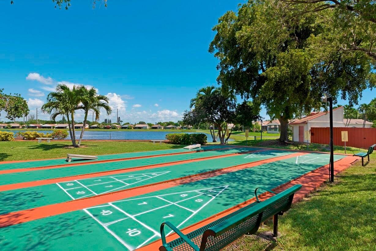 MIRROR LAKES 1 - Residential Lease