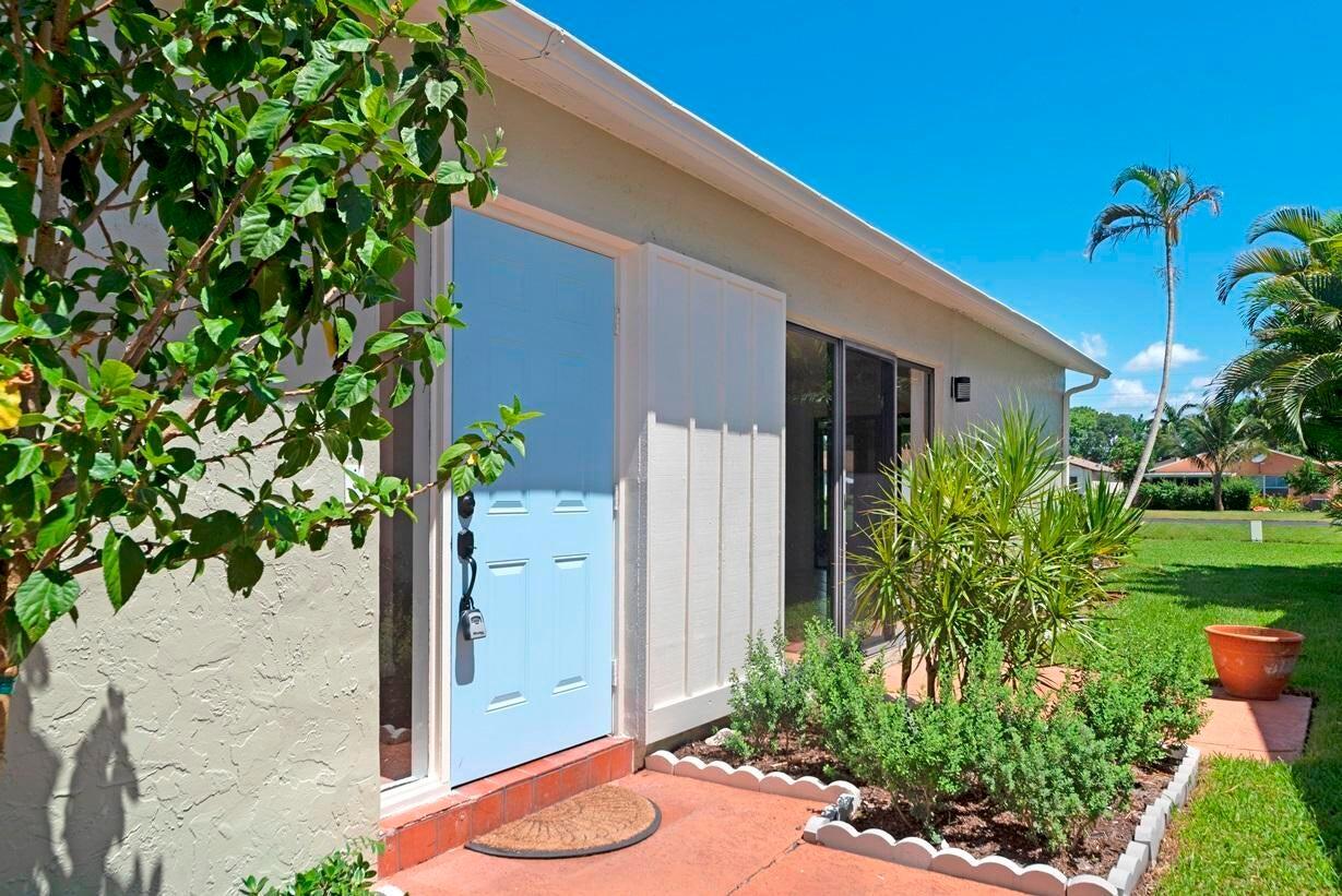 MIRROR LAKES 1 - Residential Lease