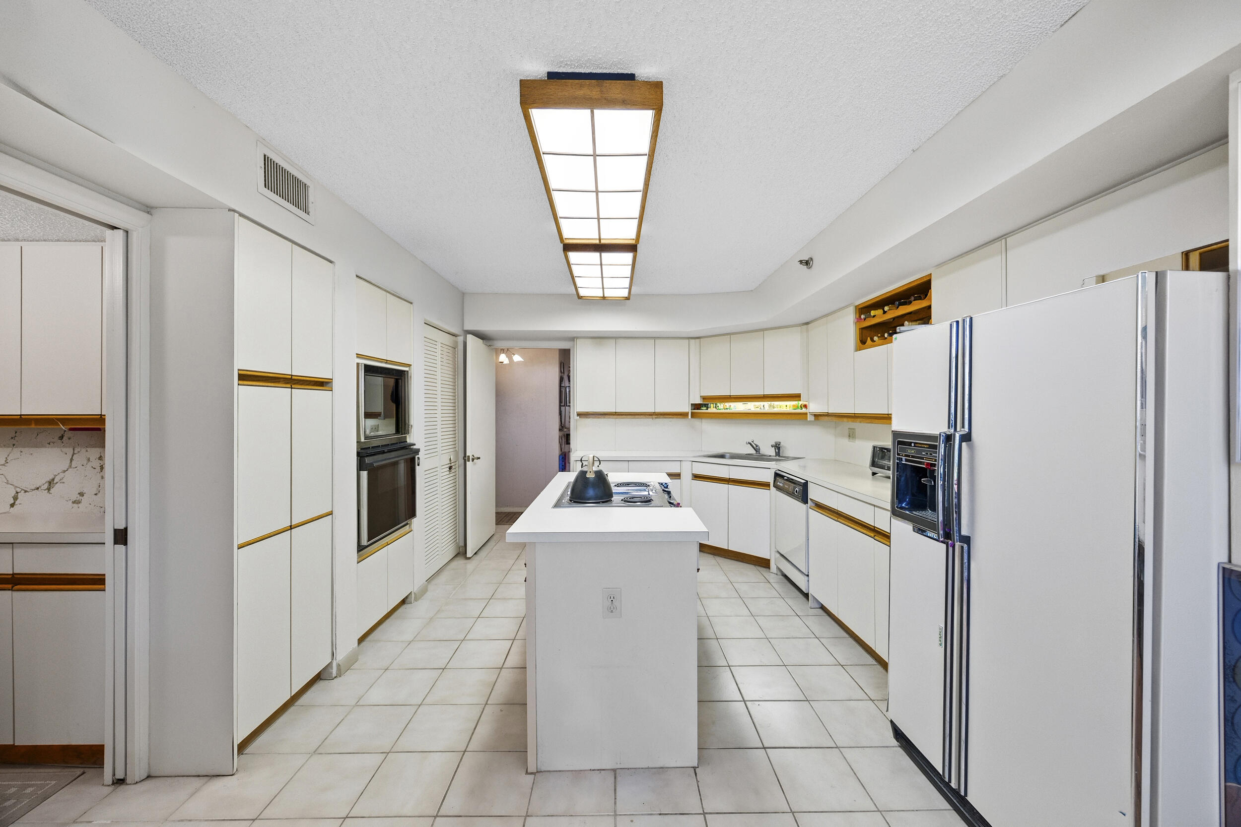 PROMENADE AT BOCA POINTE CONDOS 1,2 AND 3 IN OR413 - Residential