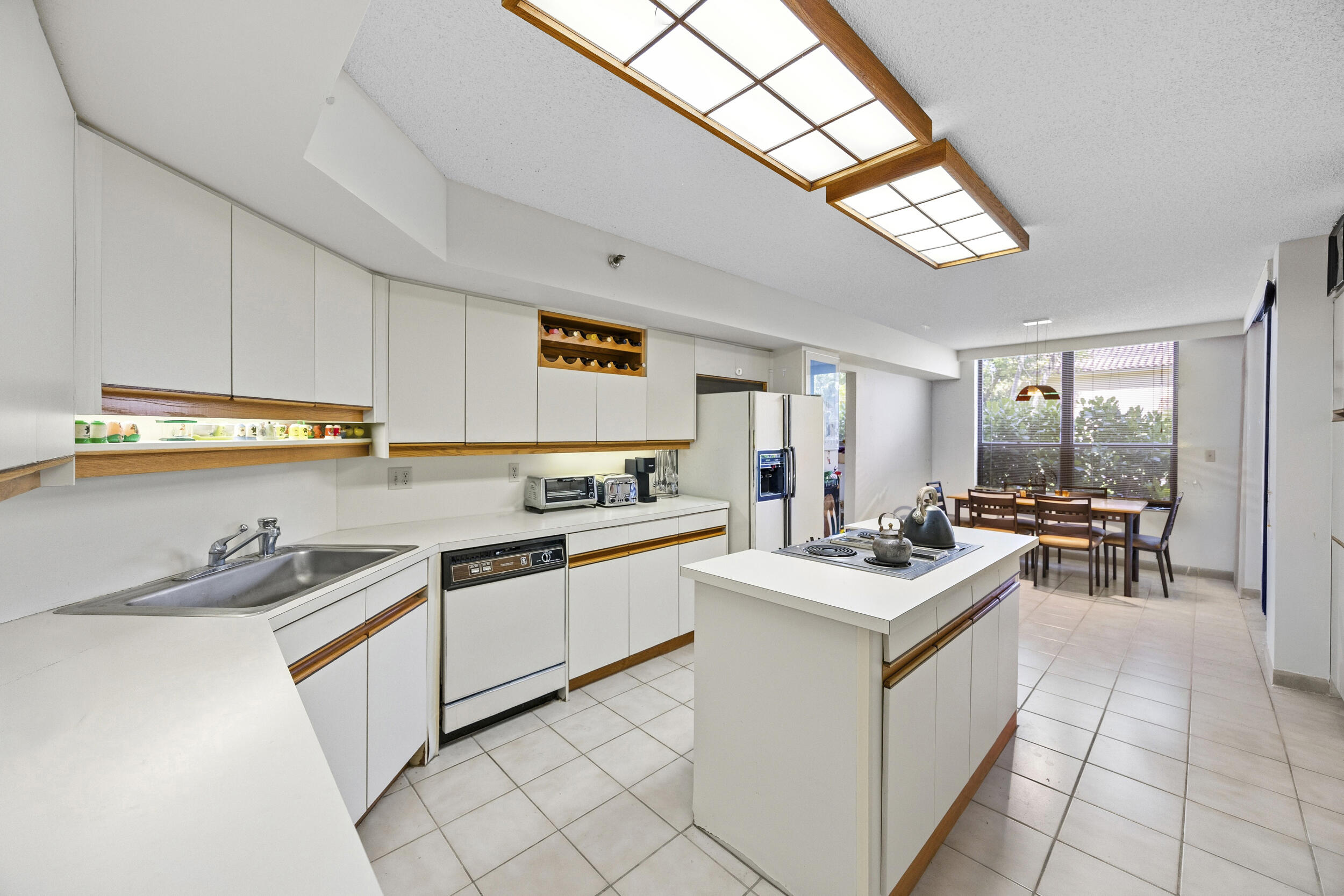 PROMENADE AT BOCA POINTE CONDOS 1,2 AND 3 IN OR413 - Residential