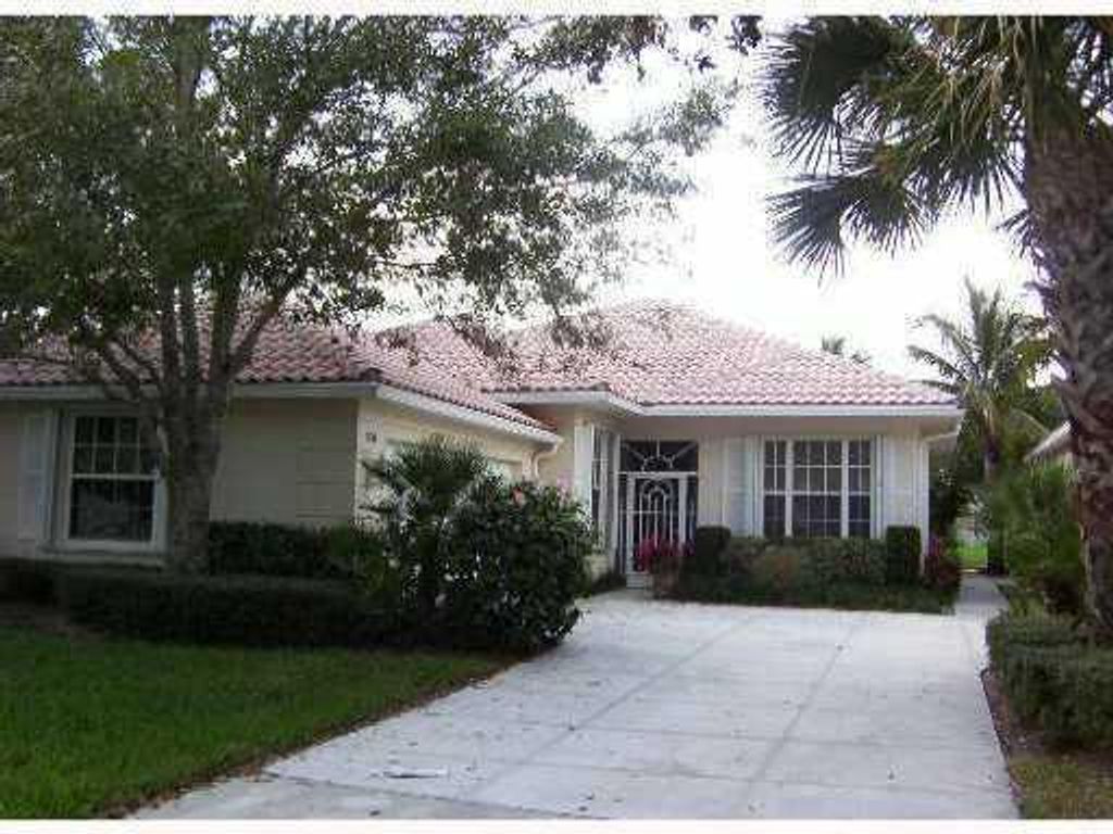 Photo of 308 Kelsey Park Circle, Palm Beach Gardens, FL 33410 (MLS # R10762558)