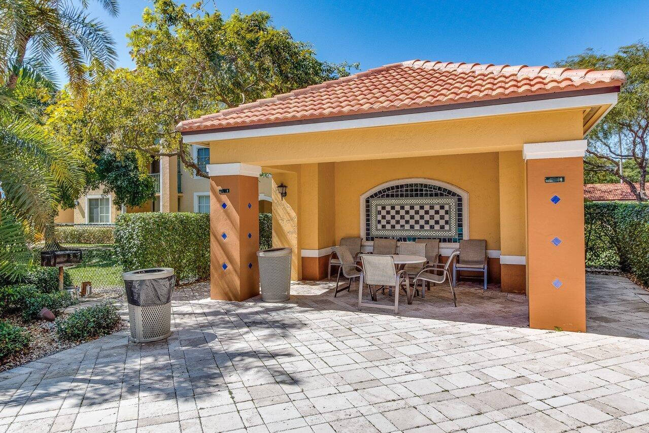 YACHT CLUB ON THE INTRACO - Residential Lease