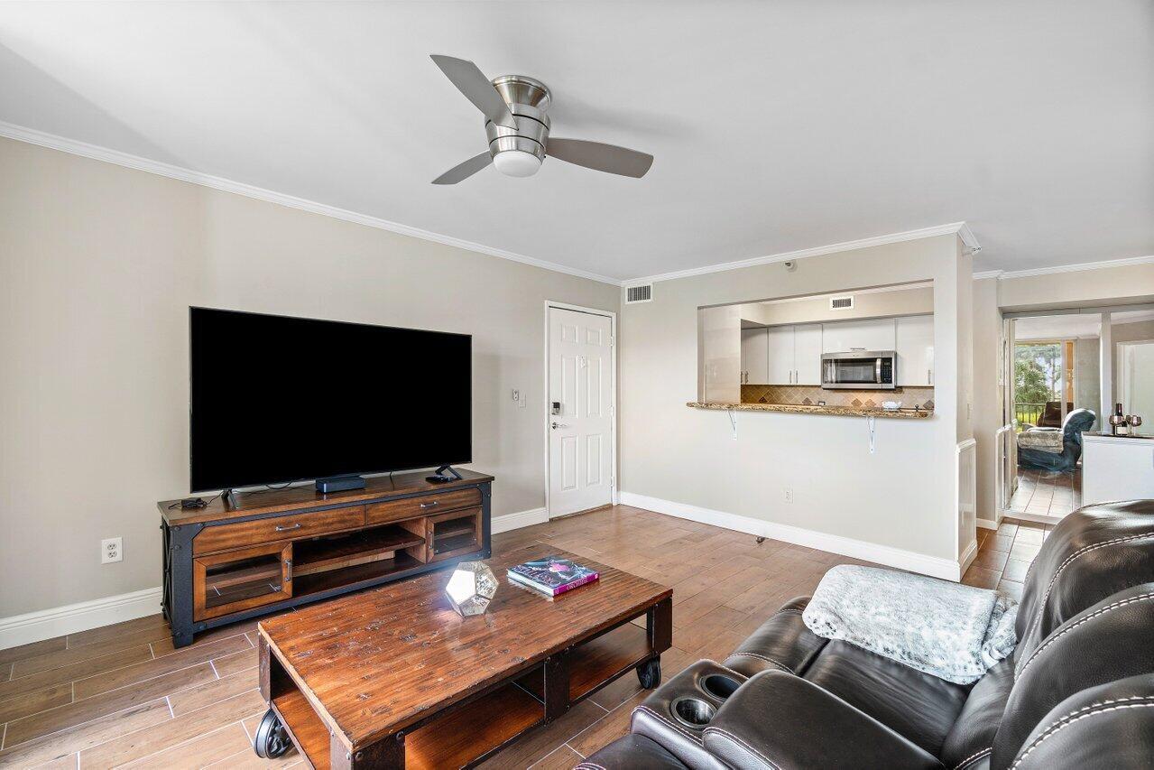 YACHT CLUB ON THE INTRACO - Residential Lease