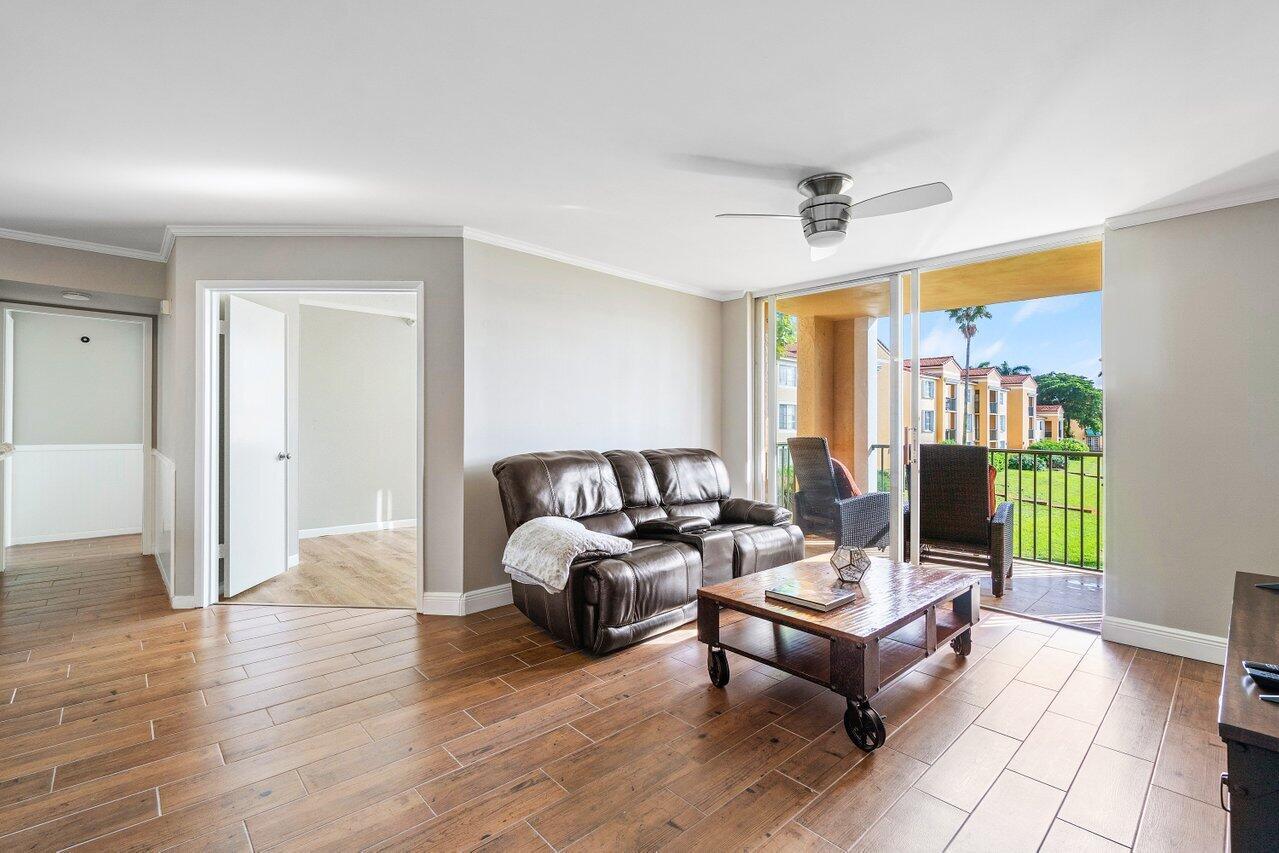 YACHT CLUB ON THE INTRACO - Residential Lease