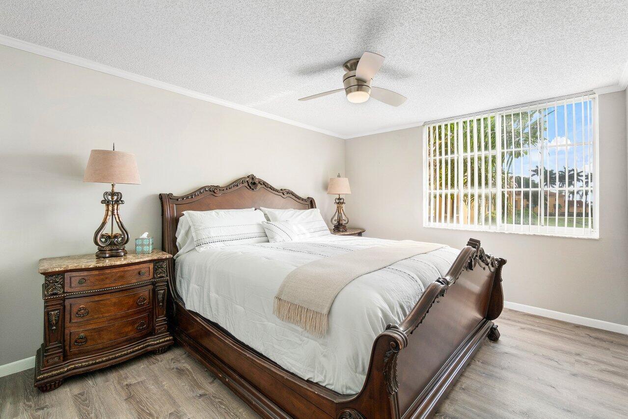 YACHT CLUB ON THE INTRACO - Residential Lease