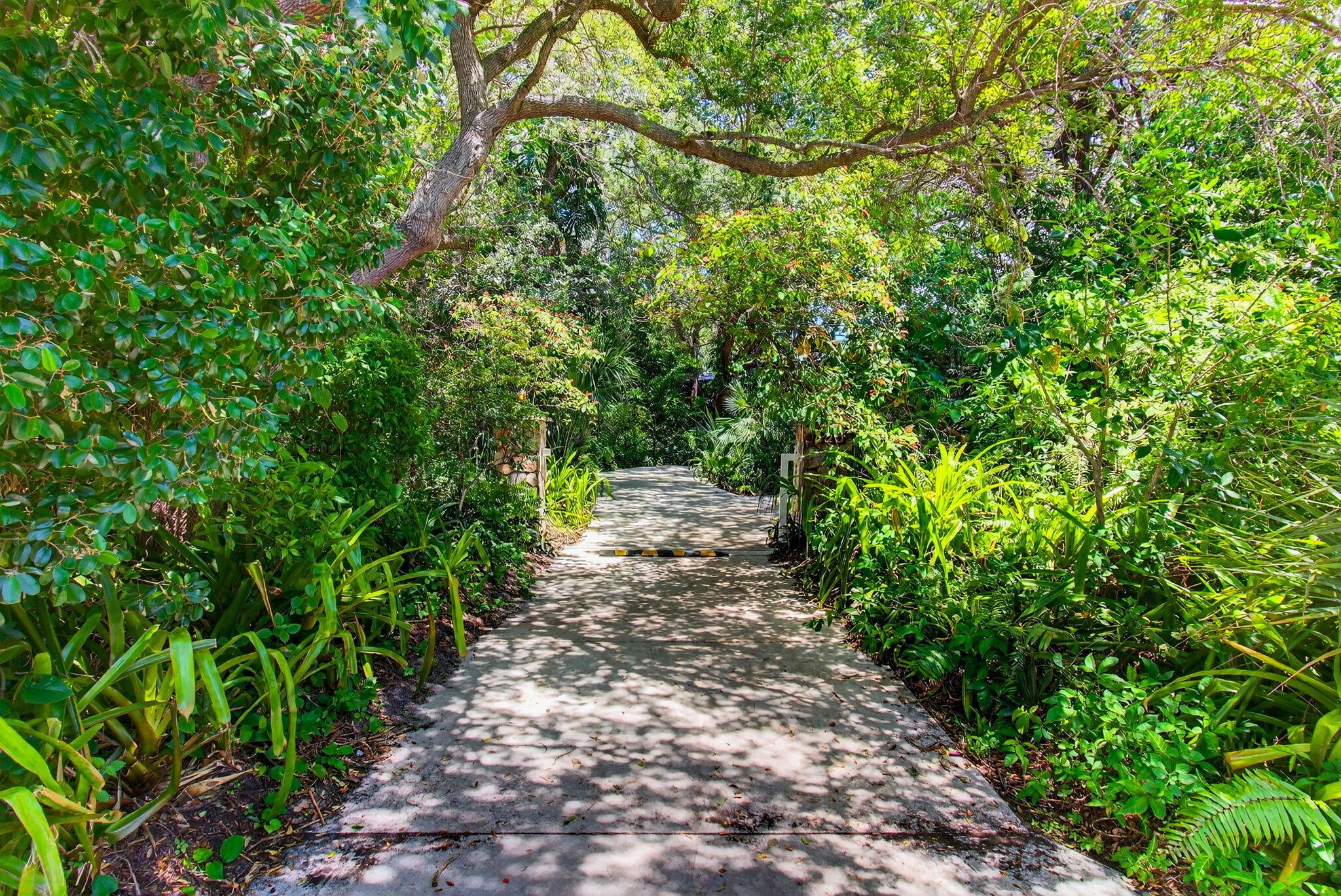 West Palm Beach, Florida, 33406, United States, 4 Bedrooms Bedrooms, ,4 BathroomsBathrooms,Residential,Active,1943728