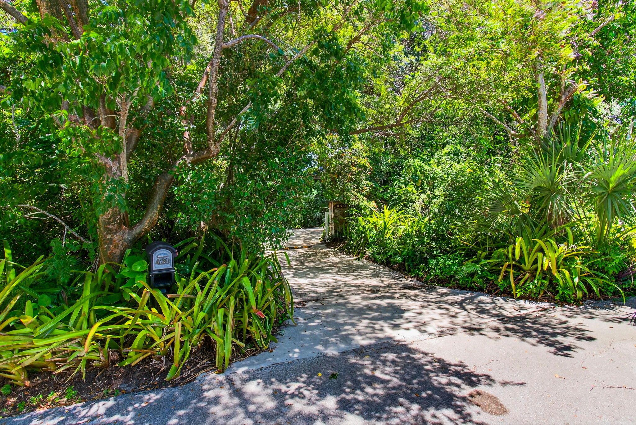 West Palm Beach, Florida, 33406, United States, 4 Bedrooms Bedrooms, ,4 BathroomsBathrooms,Residential,Active,1943728