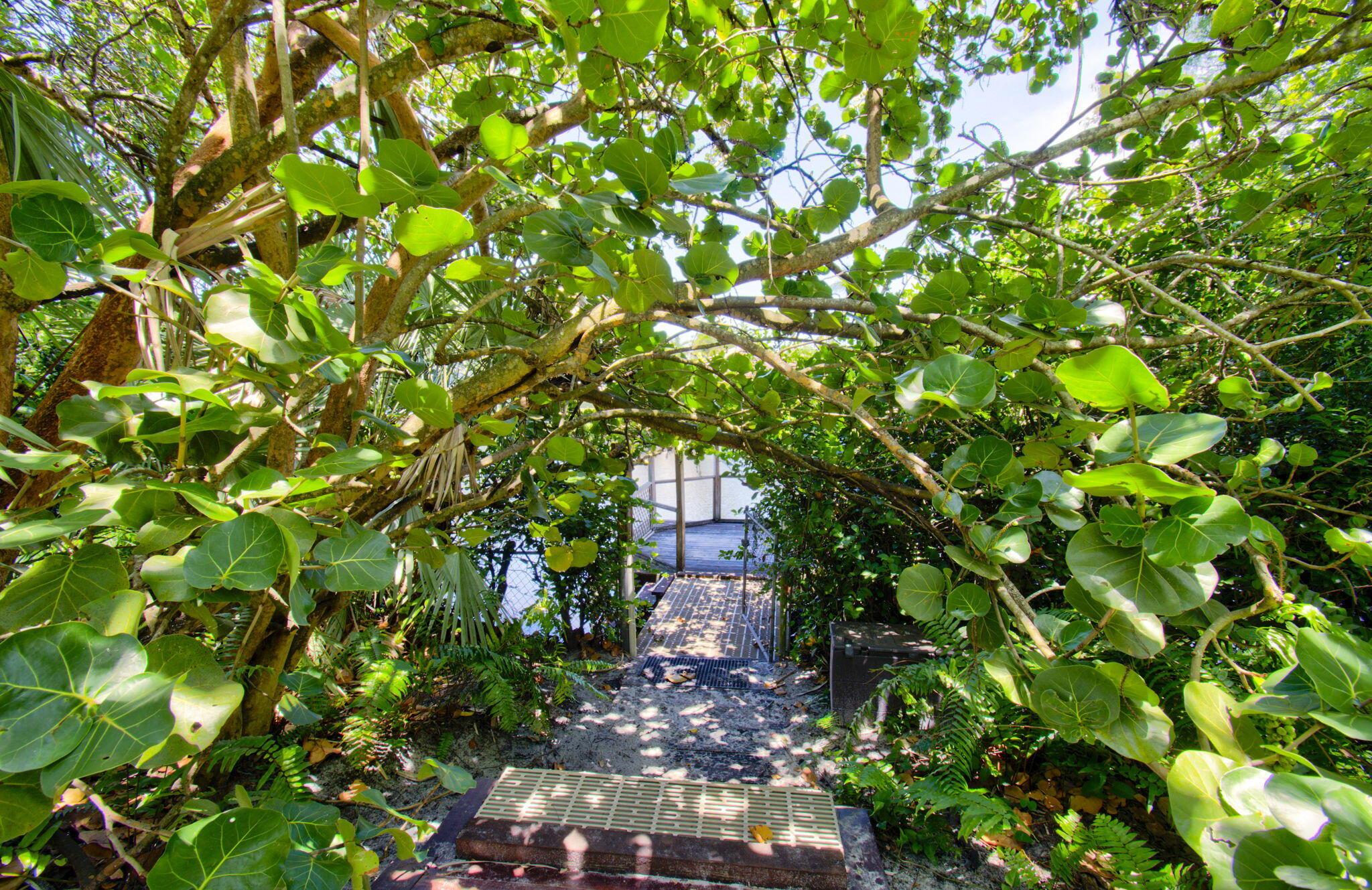 West Palm Beach, Florida, 33406, United States, 4 Bedrooms Bedrooms, ,4 BathroomsBathrooms,Residential,Active,1943728