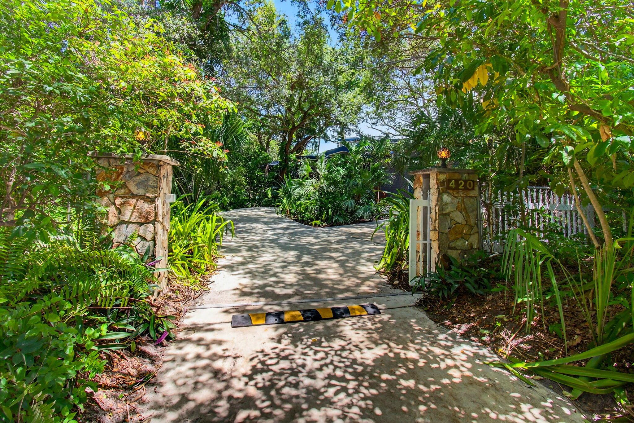 West Palm Beach, Florida, 33406, United States, 4 Bedrooms Bedrooms, ,4 BathroomsBathrooms,Residential,Active,1943728