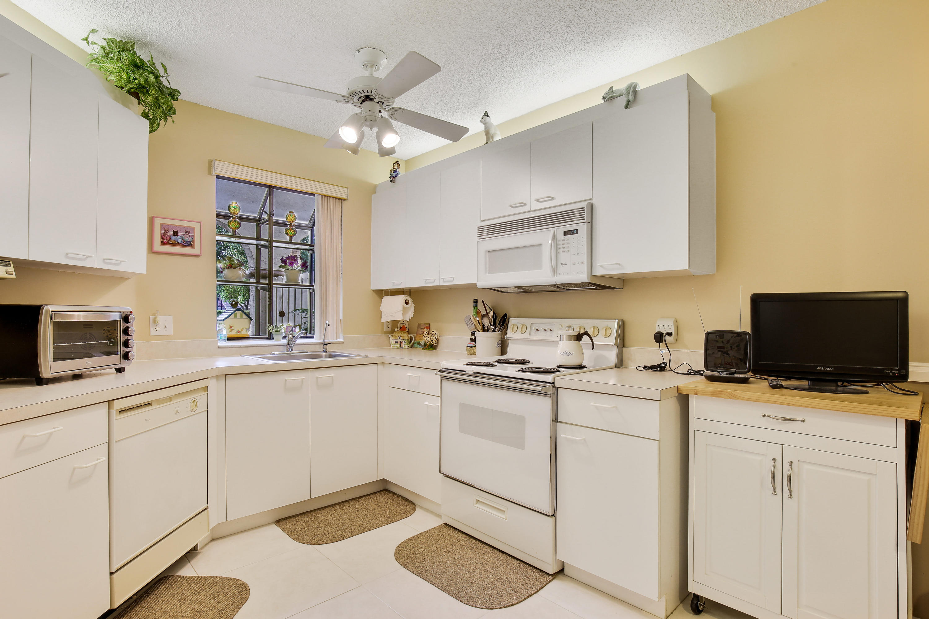 ILLUSTRE VILLAGE CONDO - Residential