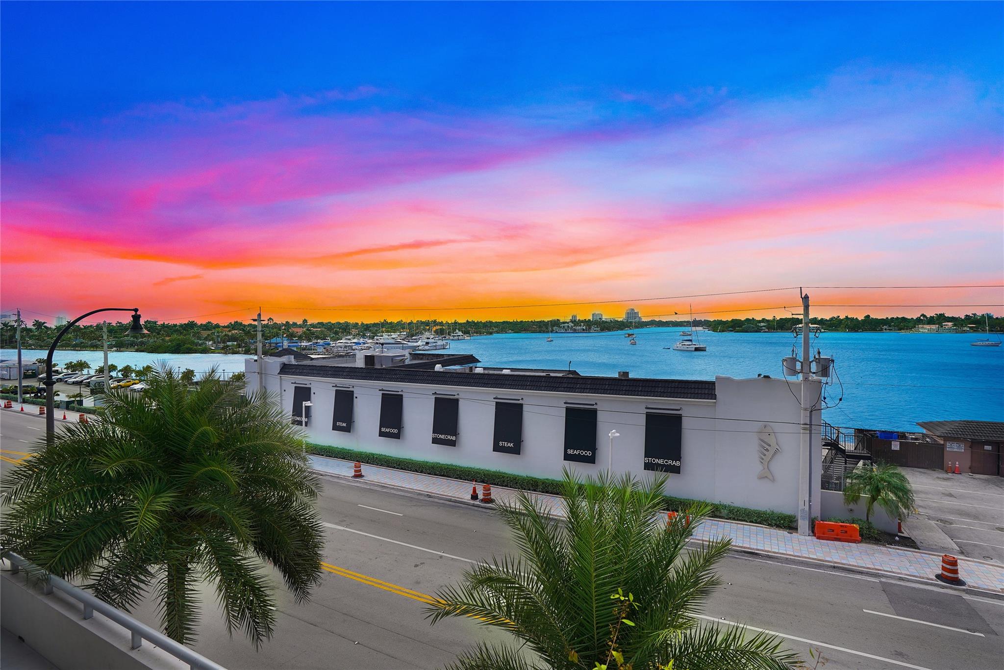 Costa Hollywood - Residential