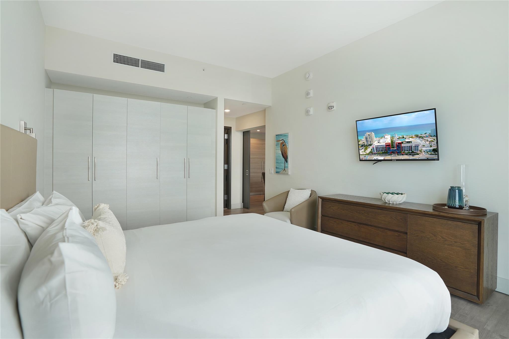 Costa Hollywood - Residential
