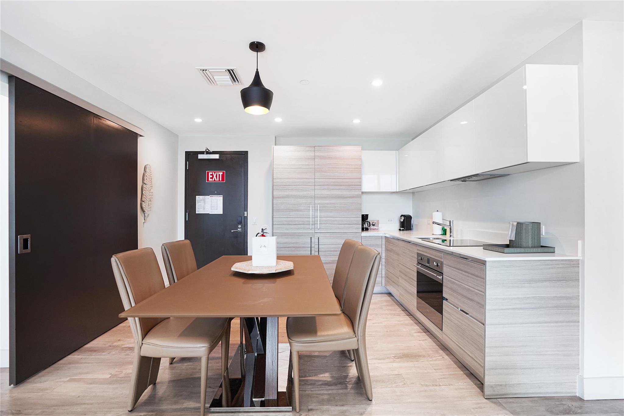 Costa Hollywood - Residential
