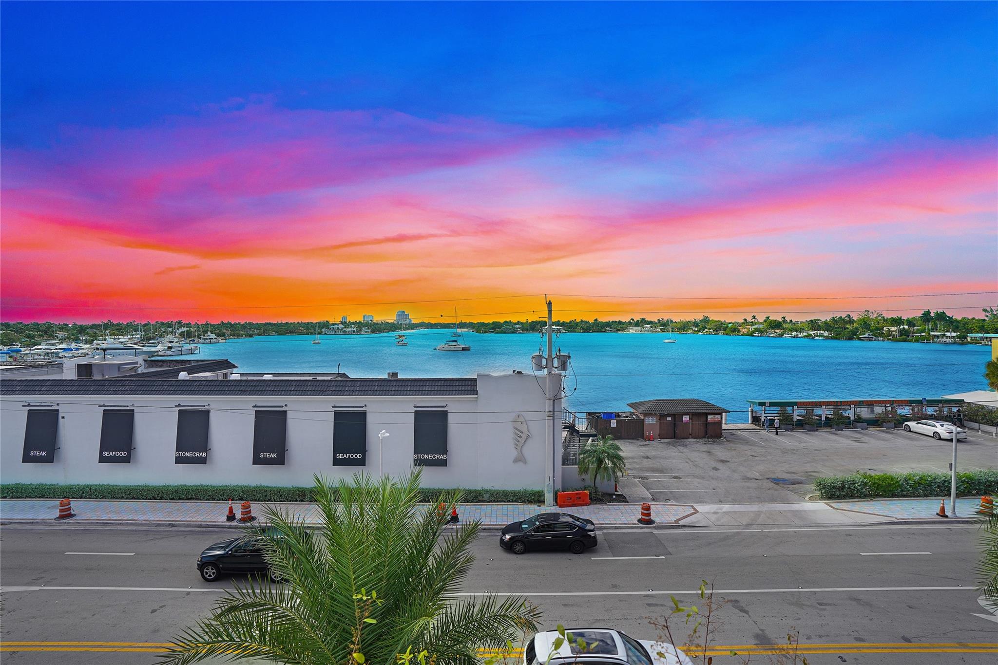 Costa Hollywood - Residential
