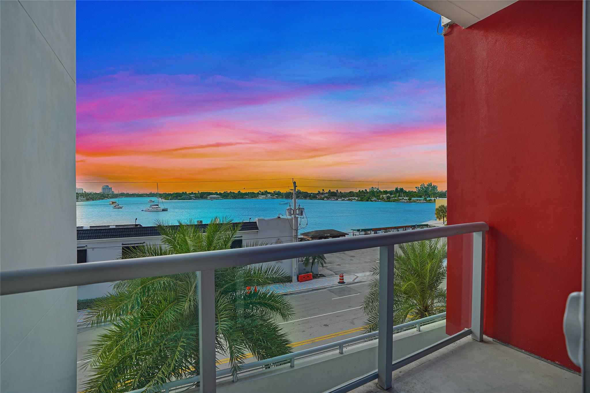 Costa Hollywood - Residential