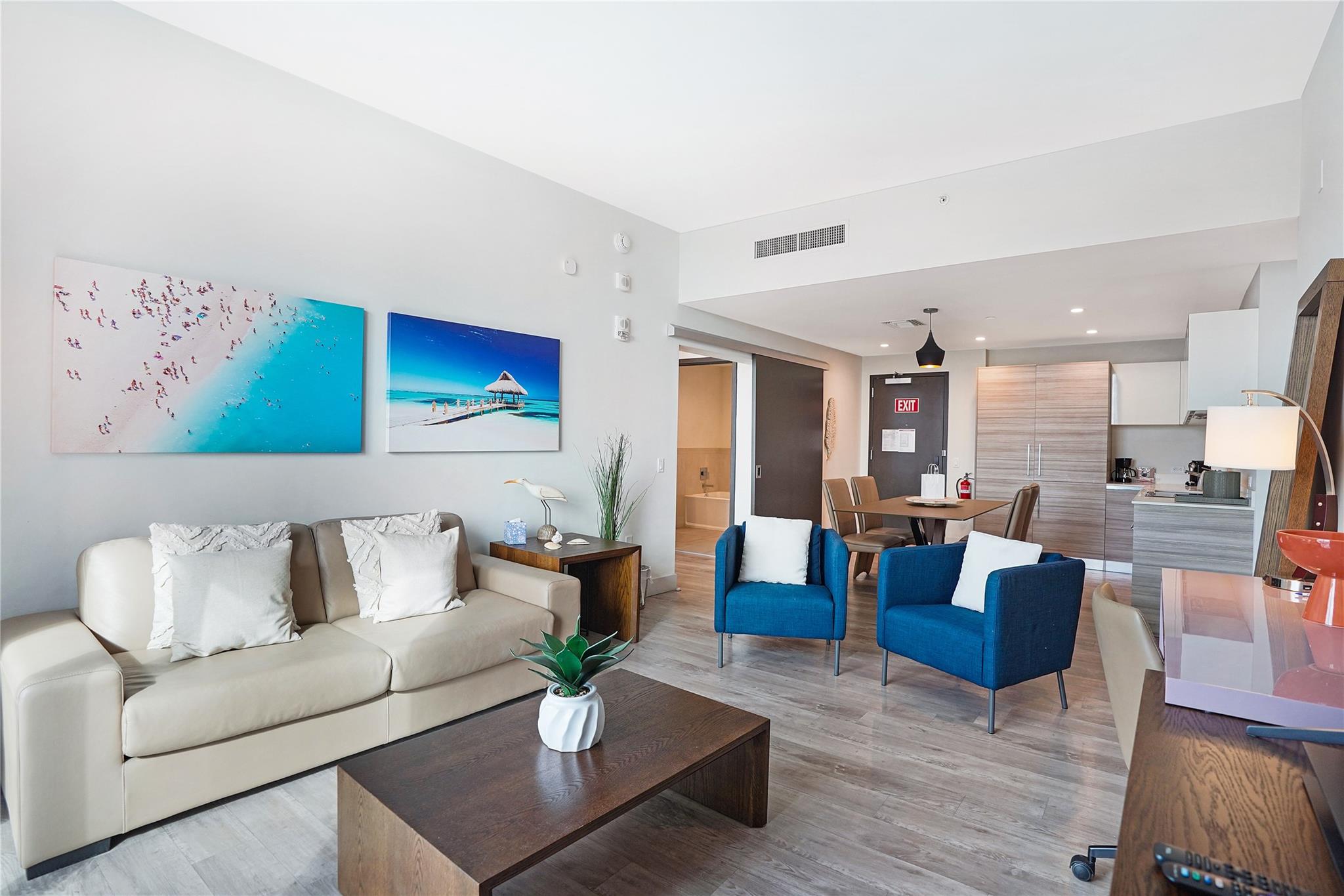 Costa Hollywood - Residential