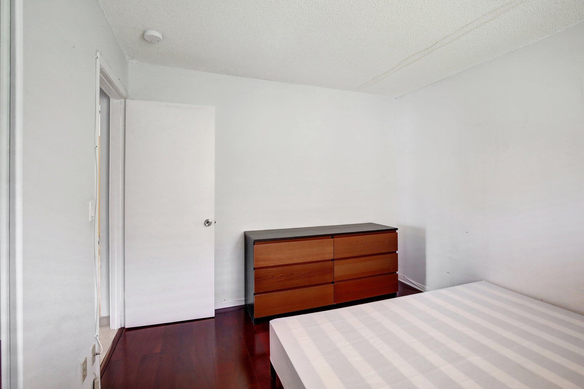 NOB HILL VILLAGE - Residential Lease