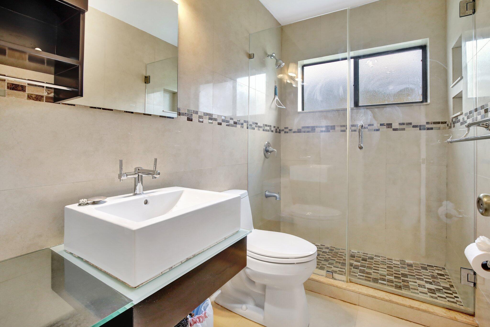 NOB HILL VILLAGE - Residential Lease