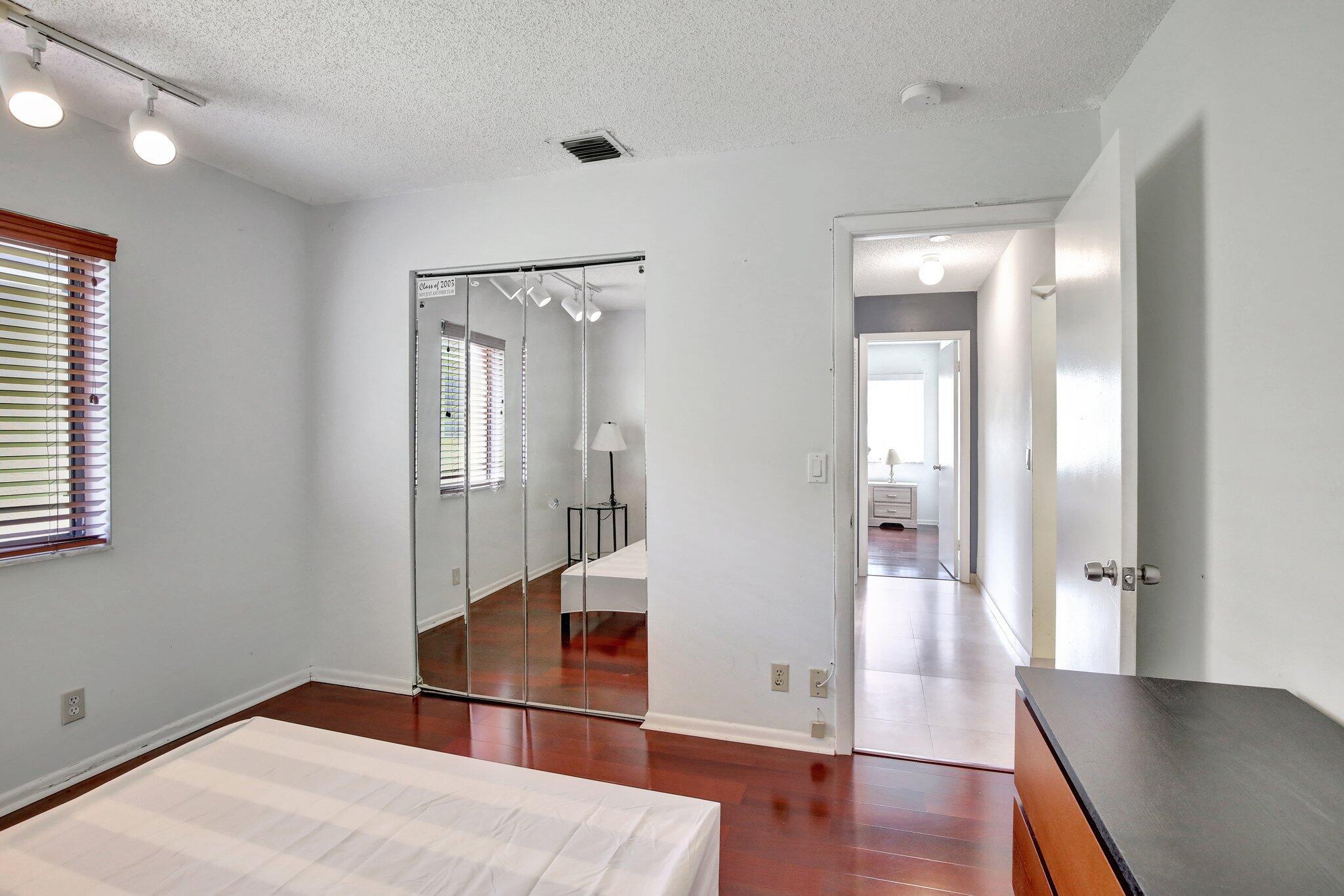 NOB HILL VILLAGE - Residential Lease