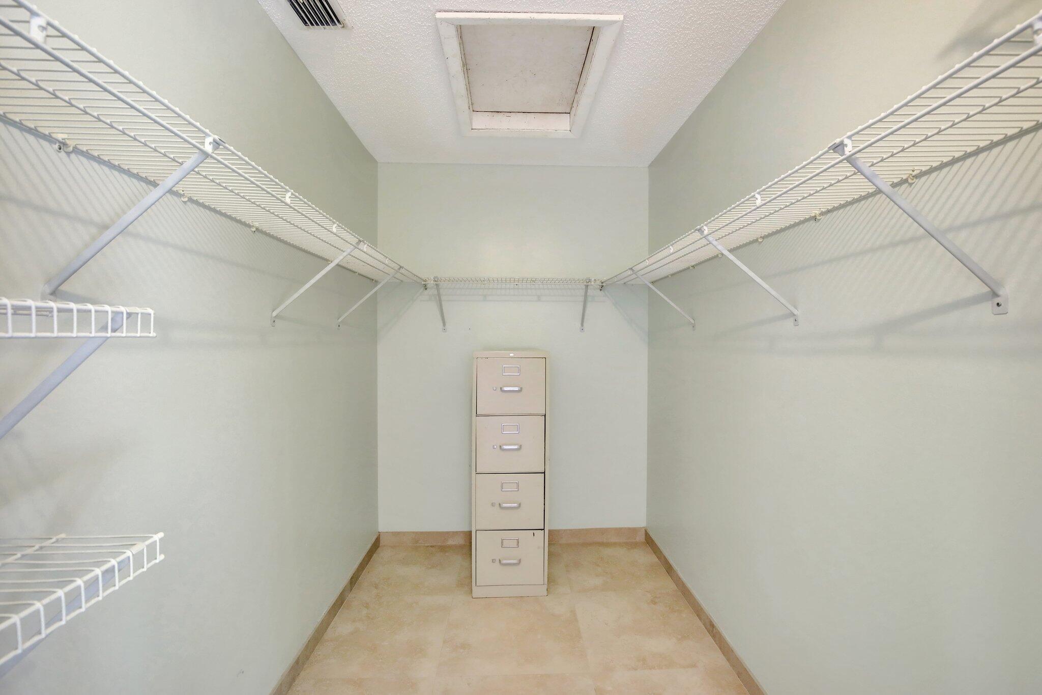 NOB HILL VILLAGE - Residential Lease