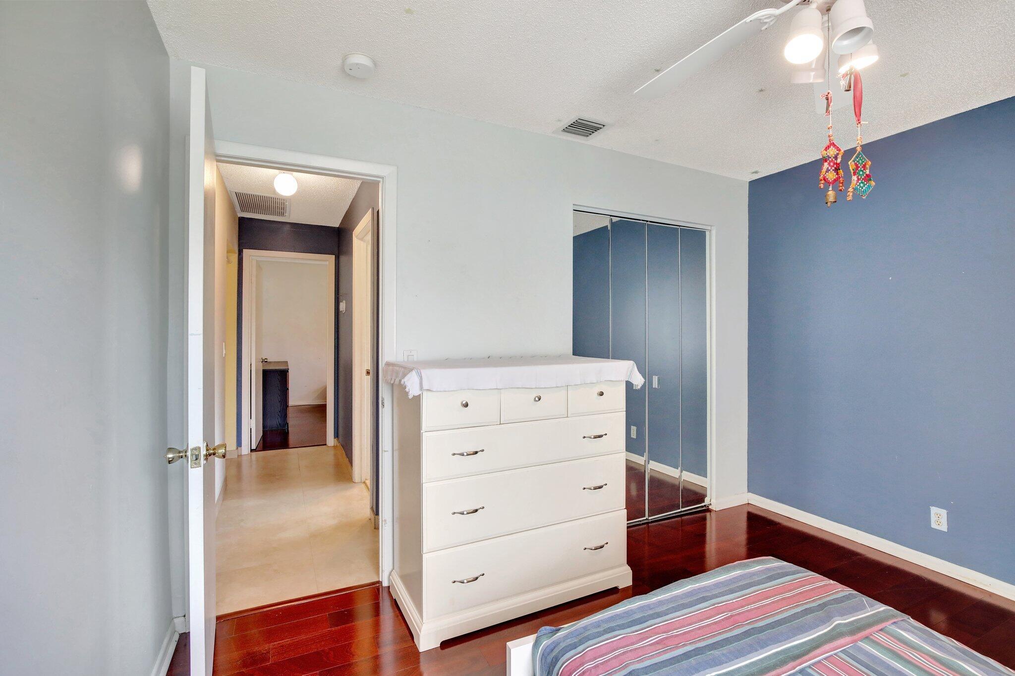 NOB HILL VILLAGE - Residential Lease