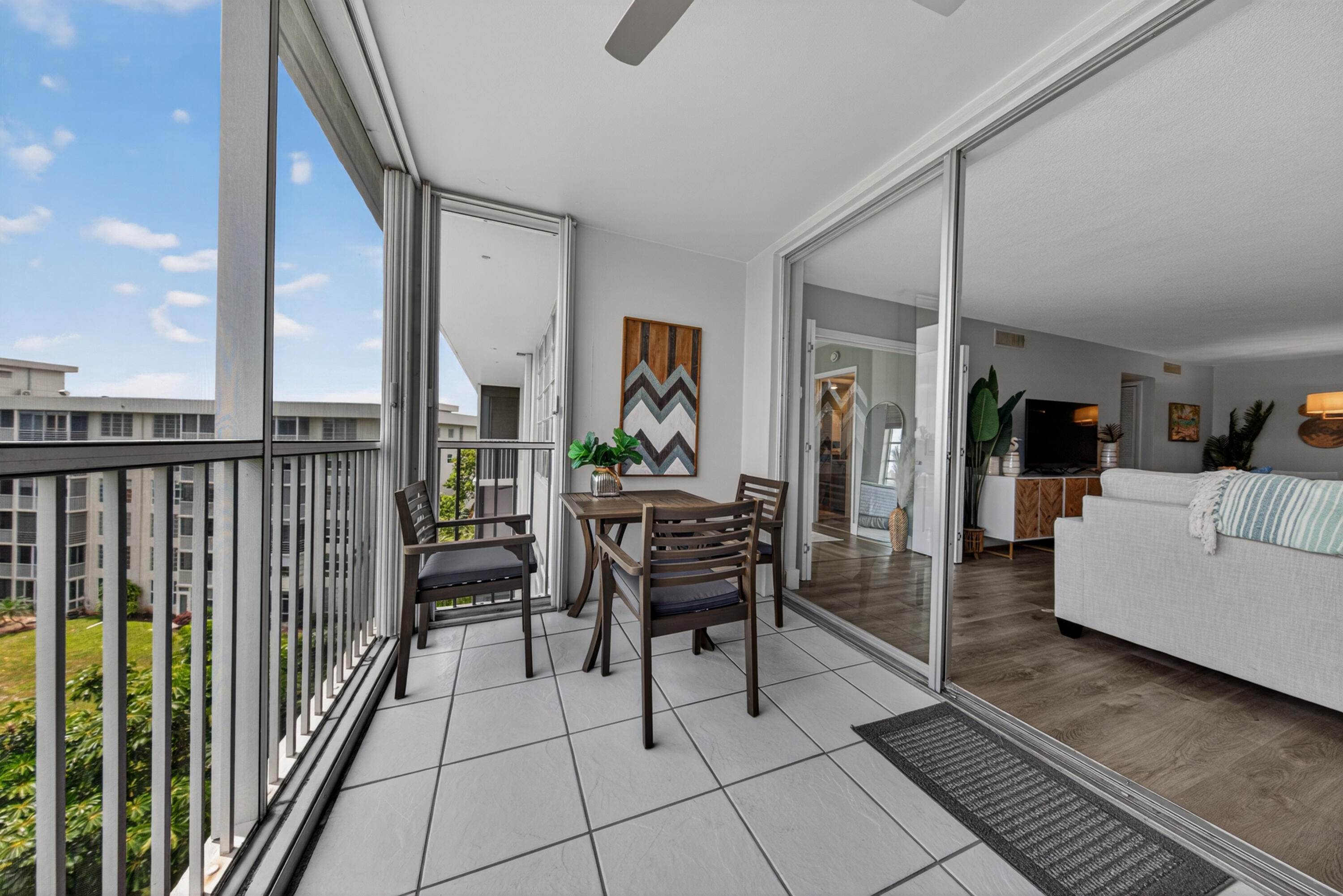 NO 16 PALM-AIRE COUNTRY CLUB - Residential Lease