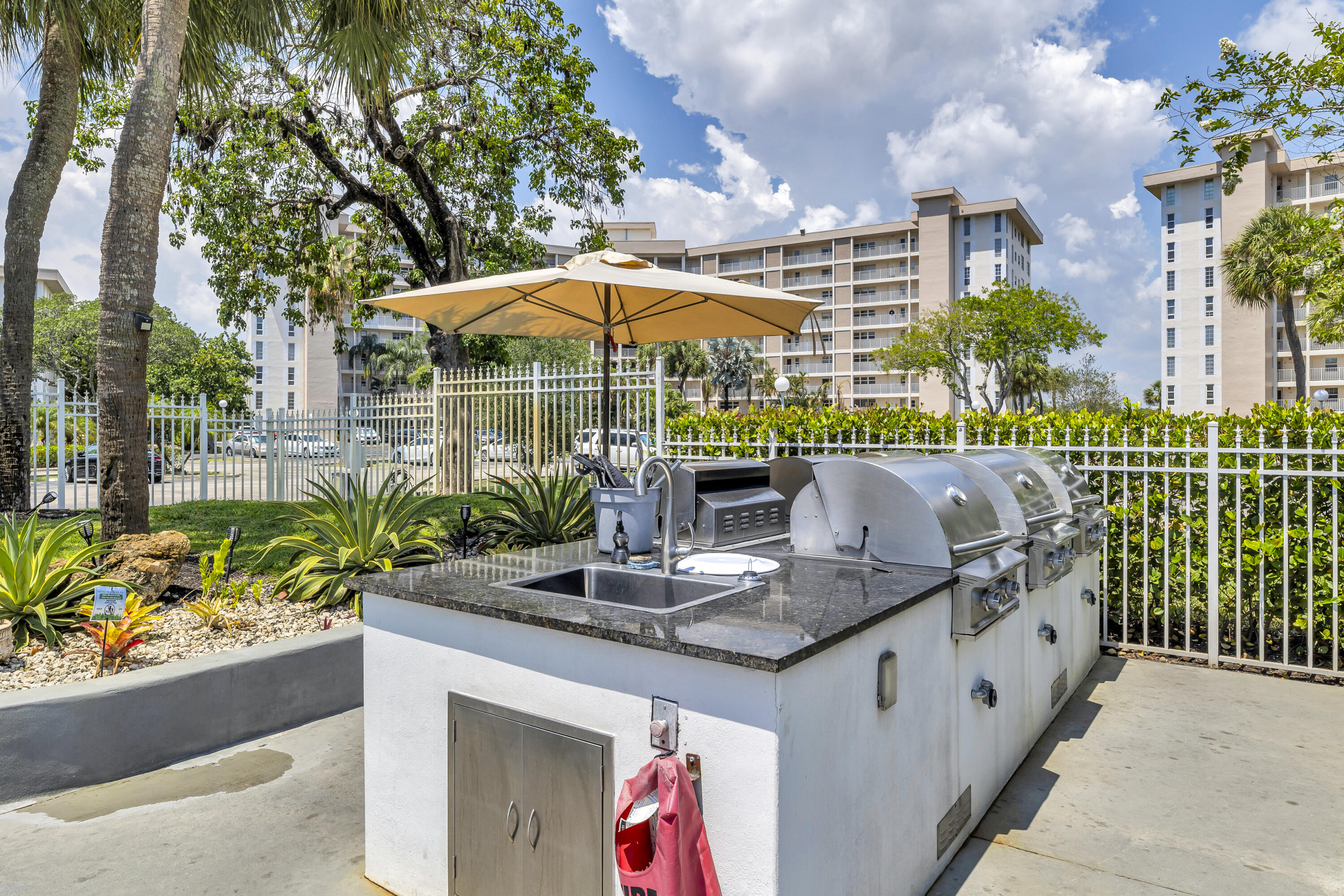 NO 16 PALM-AIRE COUNTRY CLUB - Residential Lease