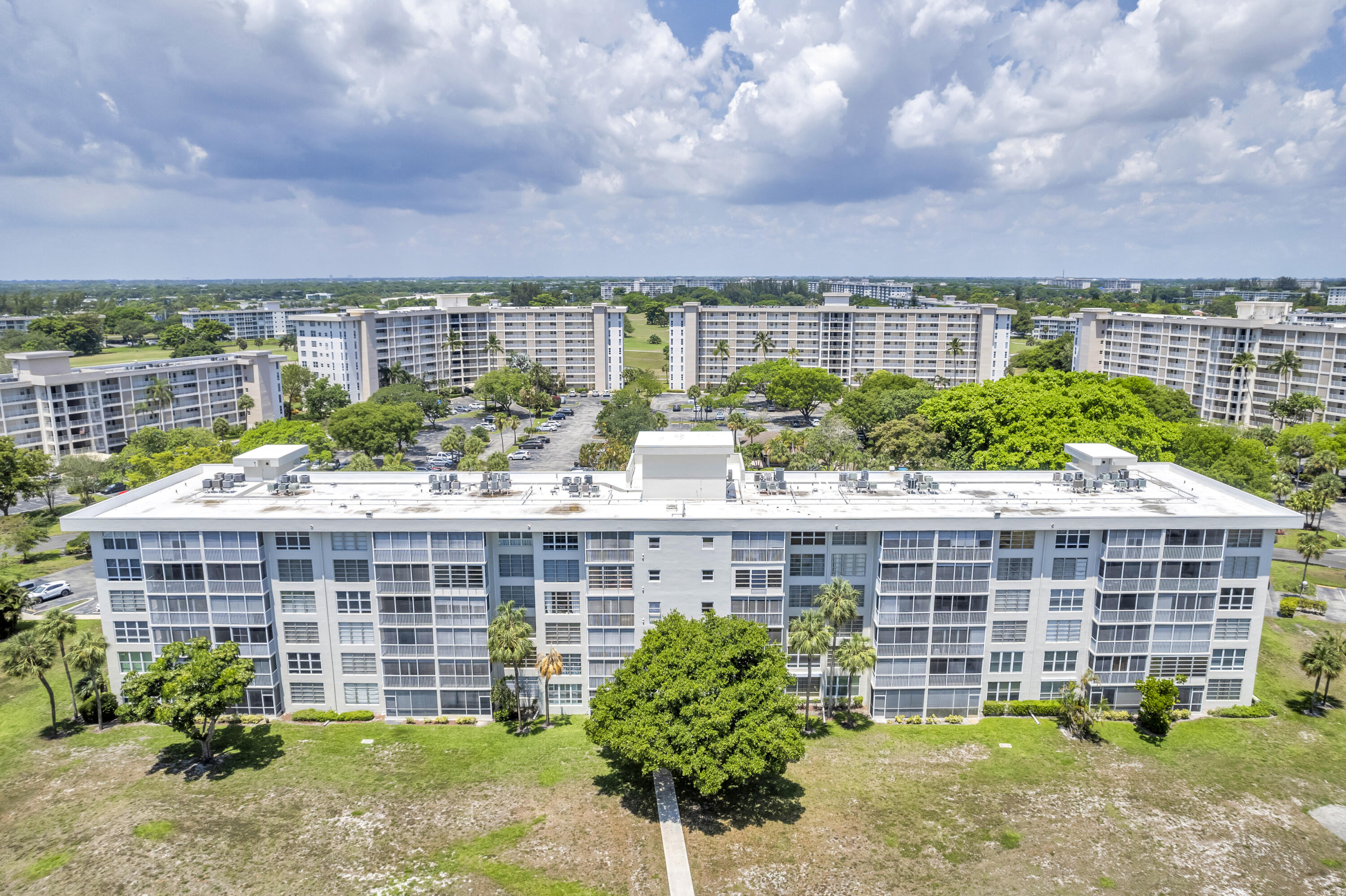 NO 16 PALM-AIRE COUNTRY CLUB - Residential Lease