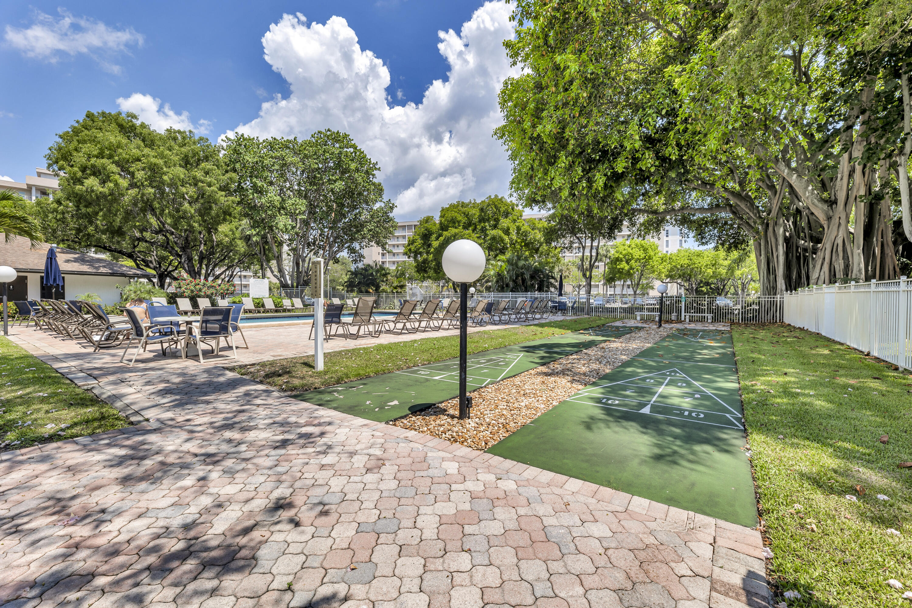 NO 16 PALM-AIRE COUNTRY CLUB - Residential Lease
