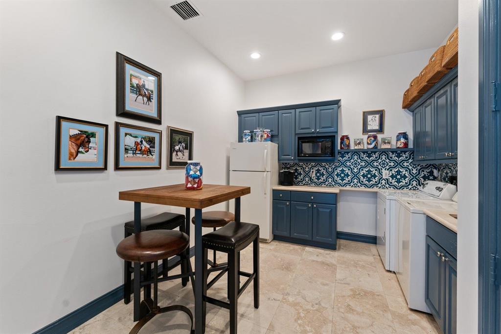 SADDLE TRAIL PARK OF WELL - Residential