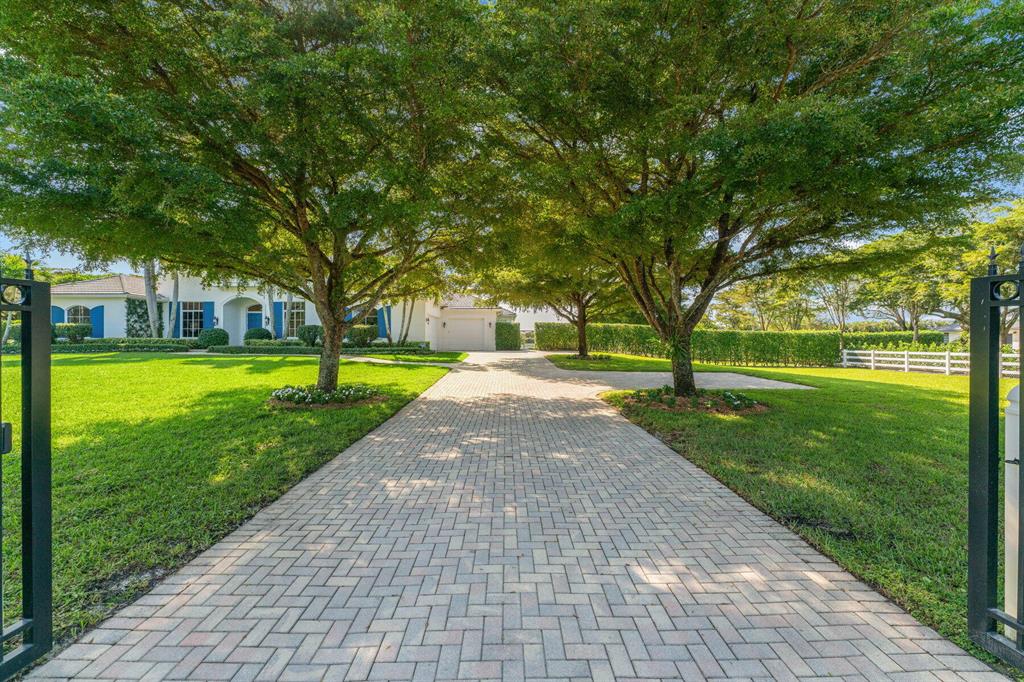 SADDLE TRAIL PARK OF WELL - Residential