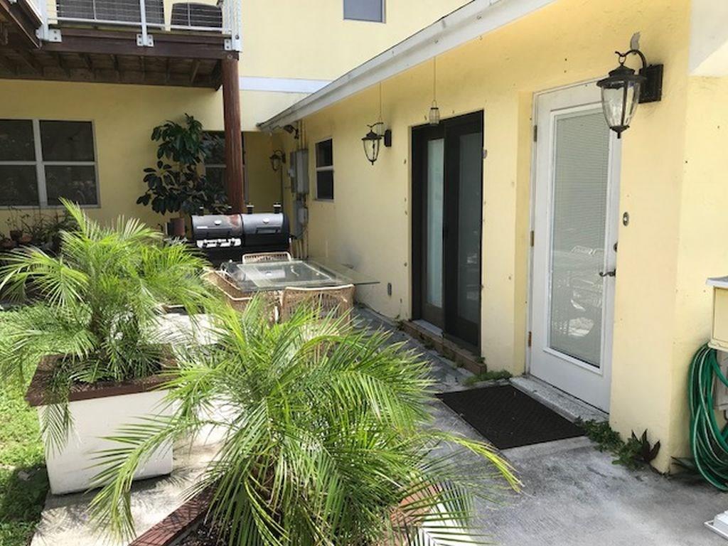 FLAMINGO PARK SEC C 38-30 - Residential Lease