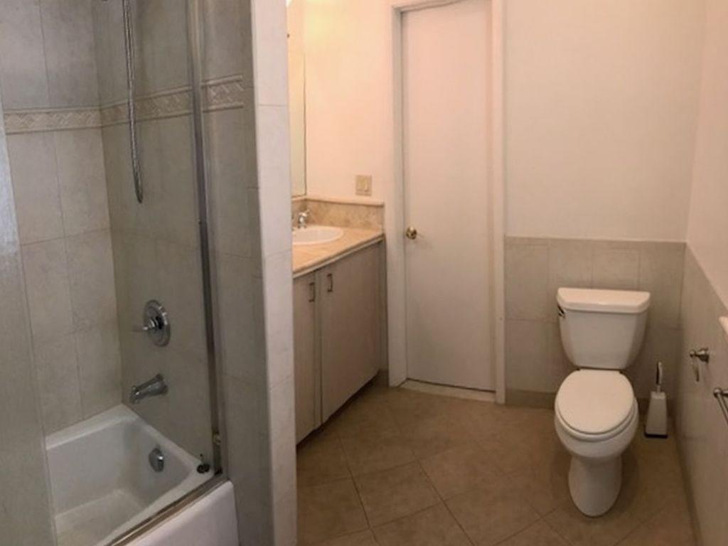 FLAMINGO PARK SEC C 38-30 - Residential Lease