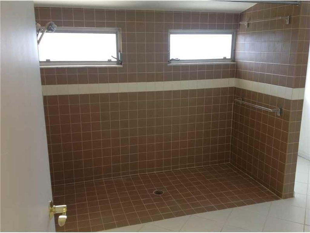 FLAMINGO PARK SEC C 38-30 - Residential Lease