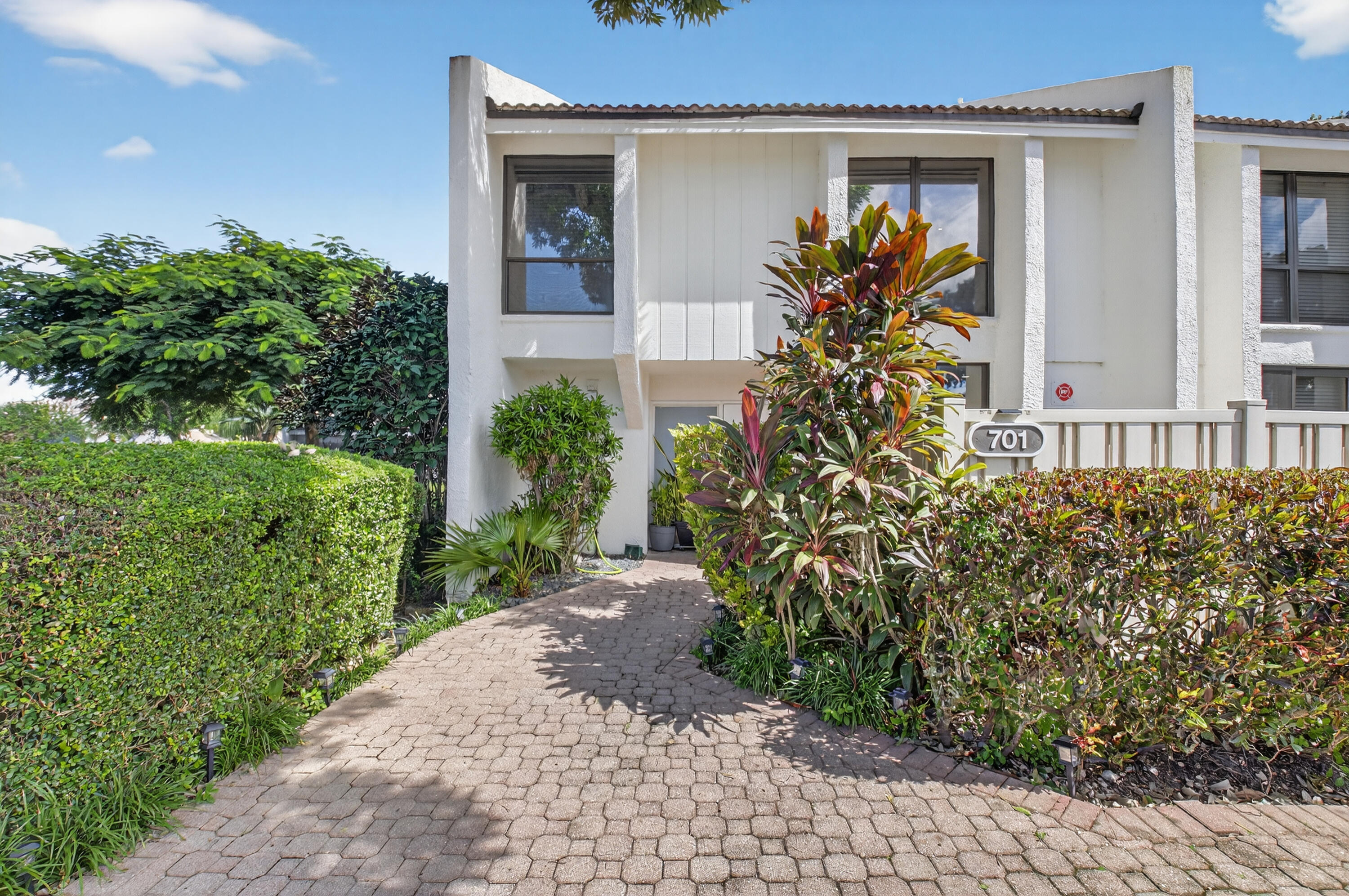 701 Bridgewood Drive