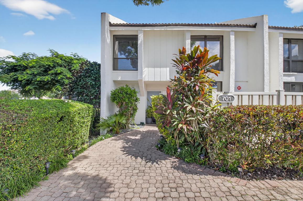 701 Bridgewood Drive