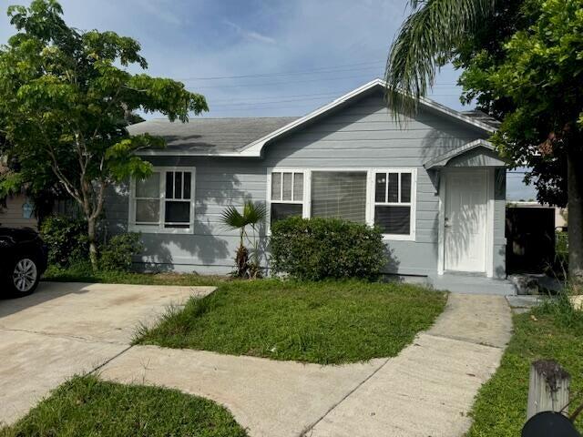 Great location , ! Water and Power included ! Washer and Dryer . Pets allowed .