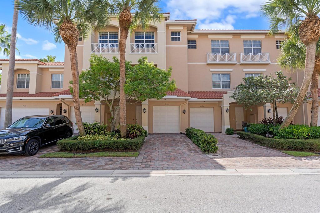 Photo of 5110 Artesa Way W, Palm Beach Gardens, FL 33418 (MLS # R10911553)