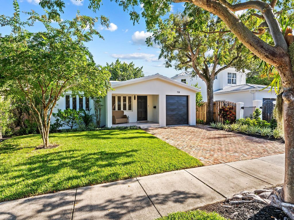 Photo of 708 SE 9th Street, Fort Lauderdale, FL 33316 (MLS # F10456637)