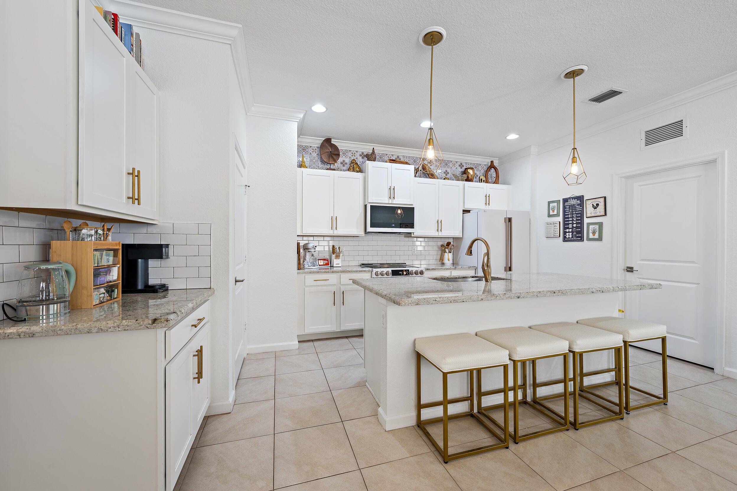 Properties 4017 Tomoka Drive