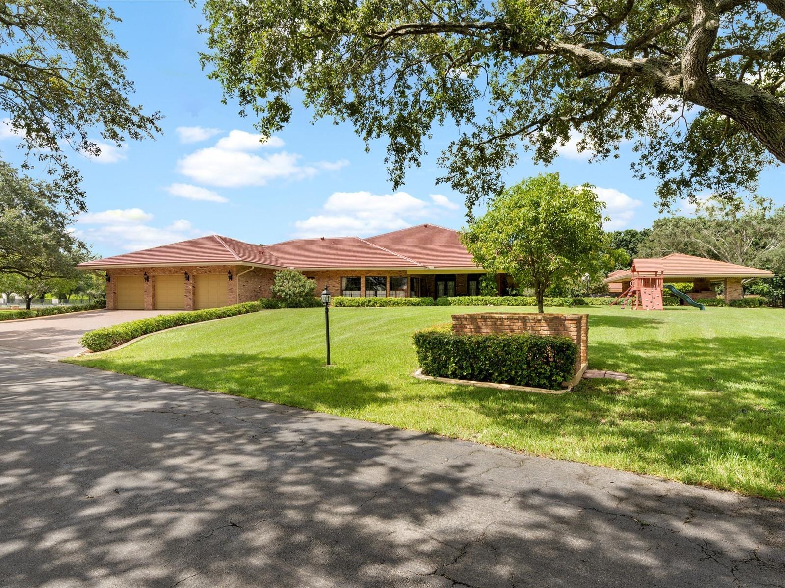 SUNSHINE RANCHES - Residential