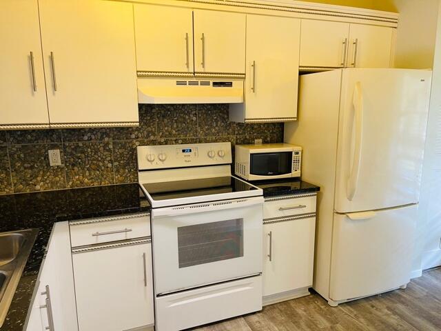 LUCERNE PARK CONDS - Residential Lease
