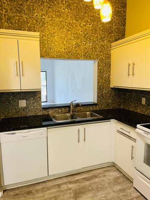 LUCERNE PARK CONDS - Residential Lease