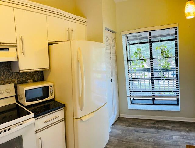 LUCERNE PARK CONDS - Residential Lease
