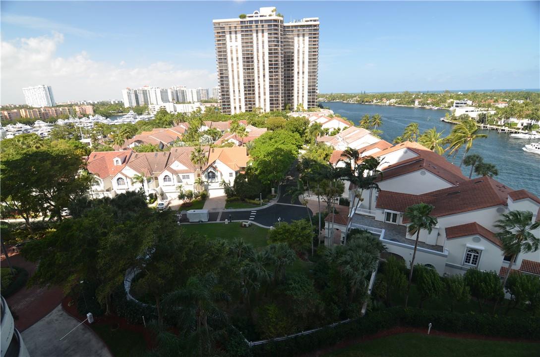 TURNBERRY  TOWERS - Residential