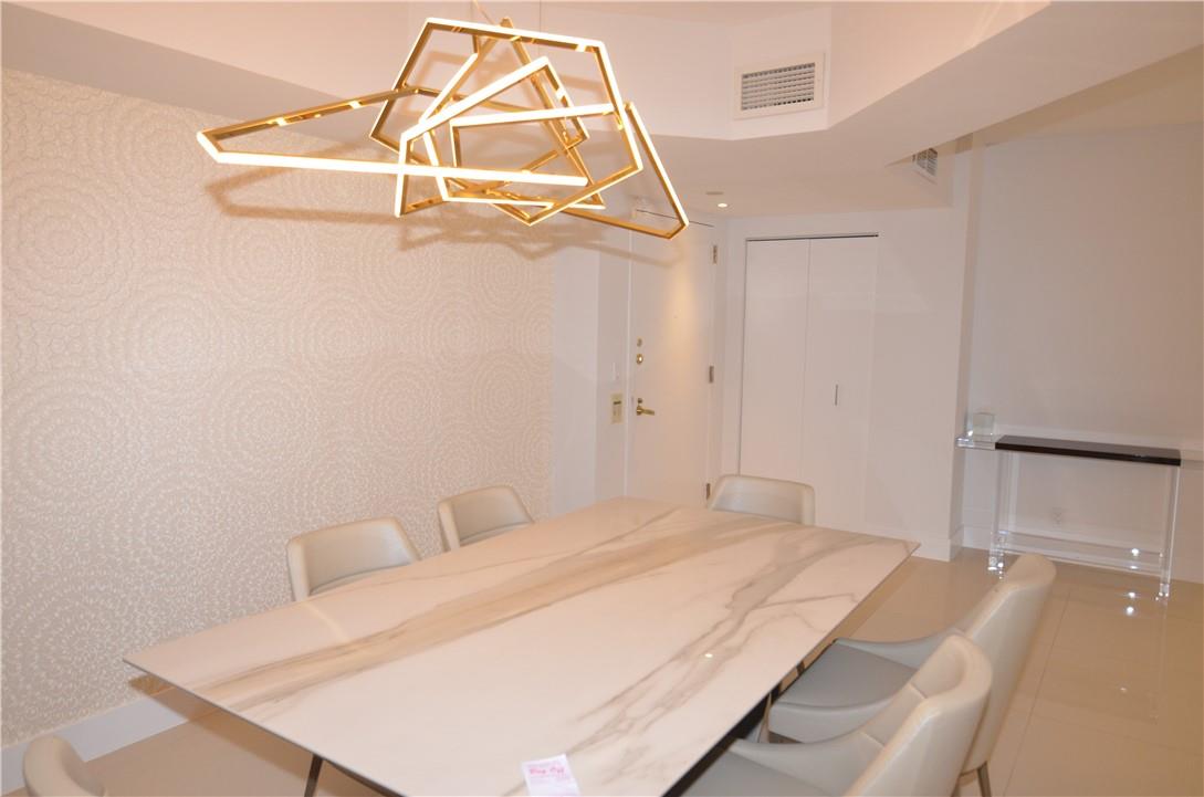 TURNBERRY  TOWERS - Residential