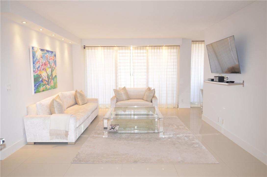 TURNBERRY  TOWERS - Residential